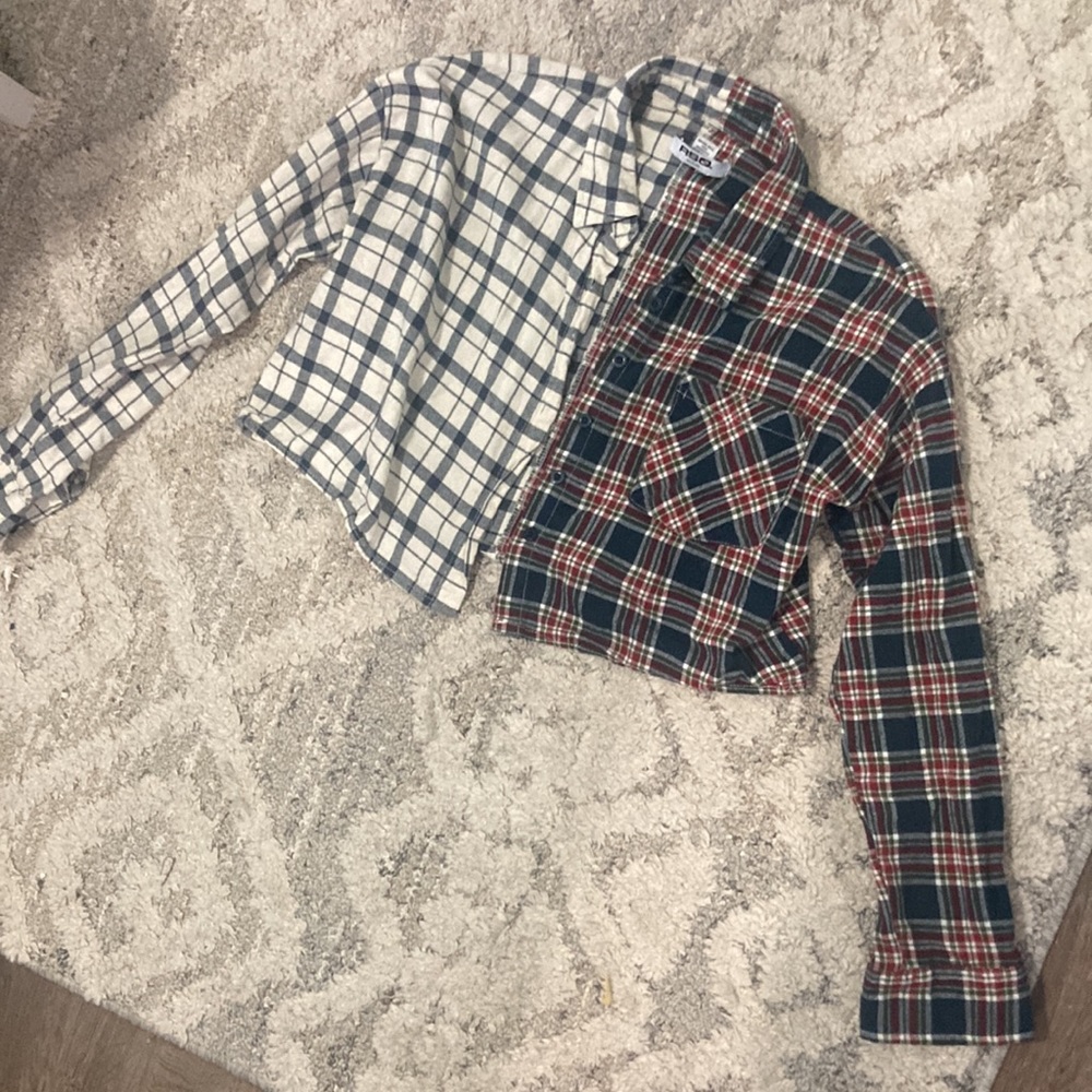 Unique cropped flannel!